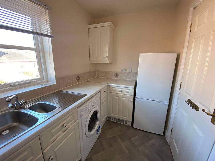 2 Bedroom Flat To Rent In Addington Court, Exeter, EX4