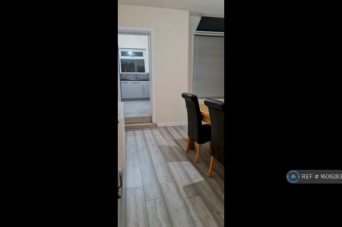 3 Bedroom Terraced House To Rent In Delaunays Road, Manchester, M8