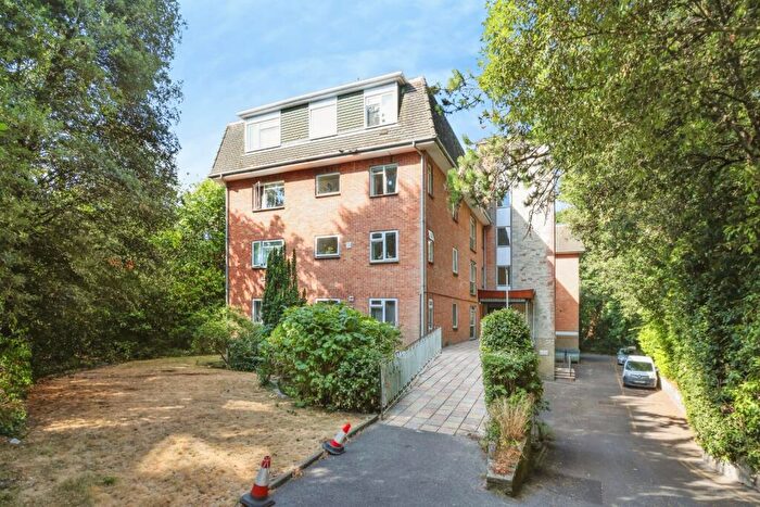 1 Bedroom Flat For Sale In Dean Park Road, Bournemouth, Dorset, BH1