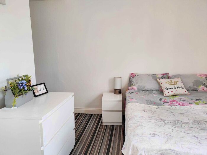 Studio To Rent In Cross Street, Willenhall, WV13