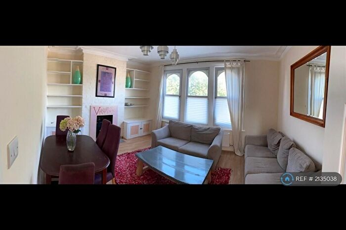 3 Bedroom Flat To Rent In Champion Road, London, SE26