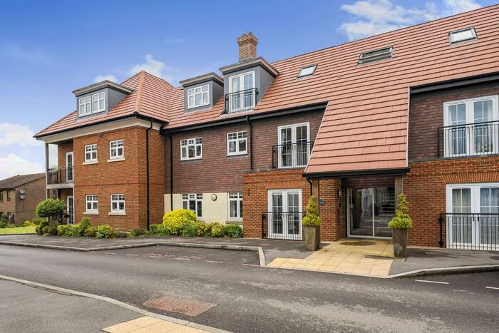 1 Bedroom Flat To Rent In Arun House, Elmbridge Village, Essex Drive, Cranleigh, Surrey, GU6