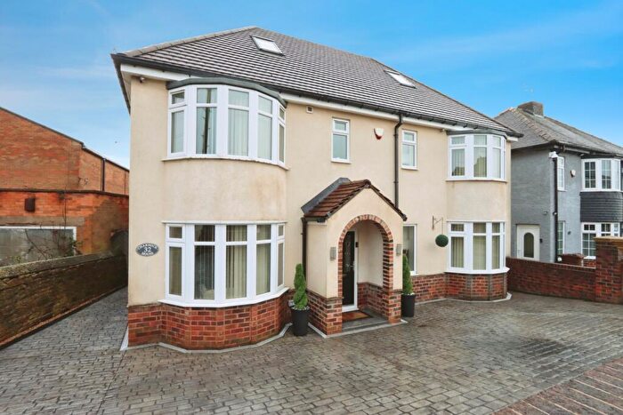 5 Bedroom Detached House For Sale In Charnock Drive, Sheffield, South Yorkshire, S12