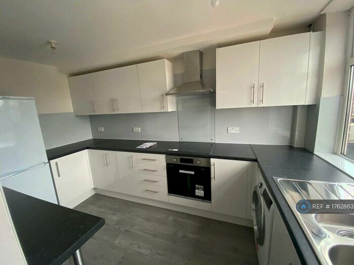 2 Bedroom Maisonette To Rent In Cavendish Road, Reading, RG4