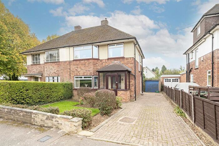 3 Bedroom Semi-Detached House For Sale In Hammers Gate, St. Albans, AL2