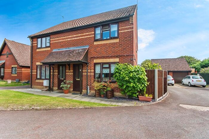 3 Bedroom Semi-Detached House For Sale In Sandringham Close, Whaplode, Spalding, PE12