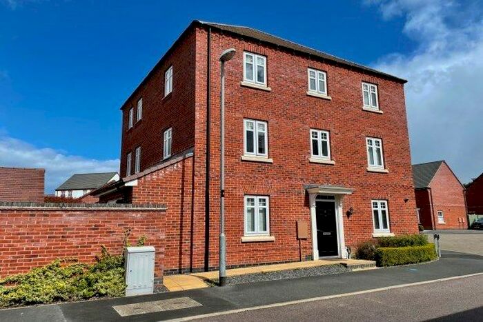 4 Bedroom Semi-Detached House To Rent In Wyvil Close, Ashby-De-La-Zouch, LE65
