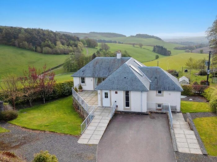 4 Bedroom Detached House For Sale In Strathmiglo, Glentarkie, KY14