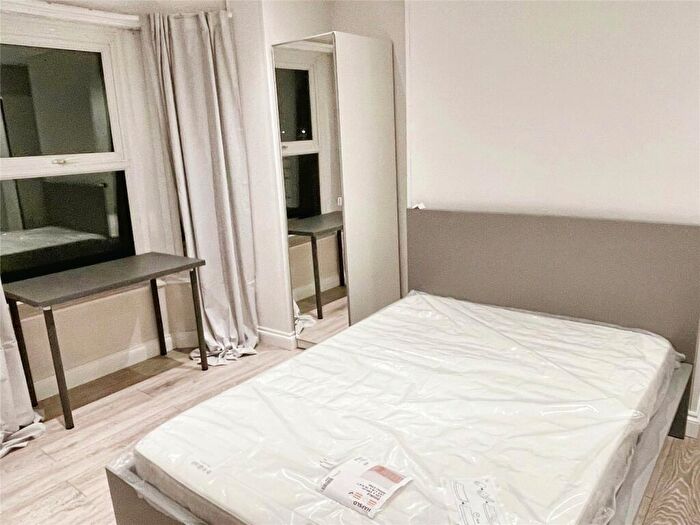 4 Bedroom Terraced House To Rent In Somerset Road, Southampton, Hampshire, SO17