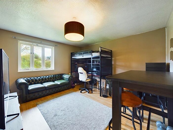 1 Bedroom Apartment For Sale In Whittlebury Road, Silverstone, NN12