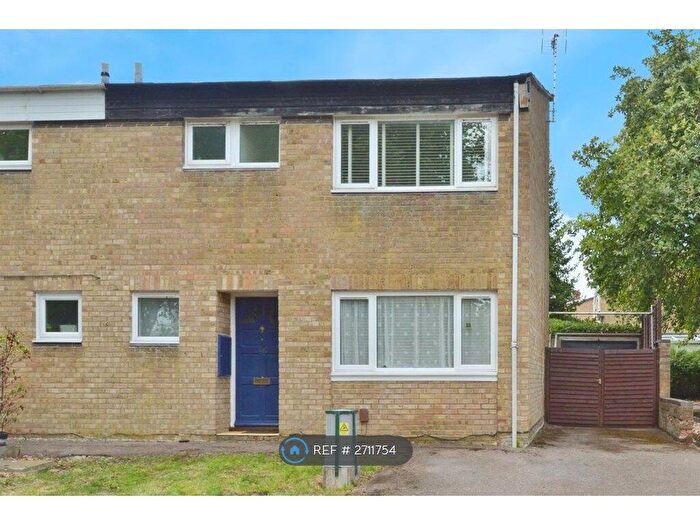 3 Bedroom Semi Detached House To Rent In Mursley Court, Stony Stratford, Milton Keynes, MK11