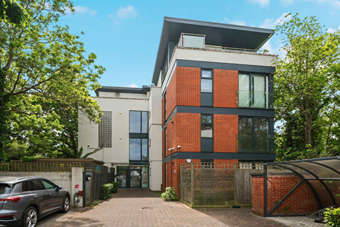 2 Bedroom Flat For Sale In Park Road, Beckenham, BR3