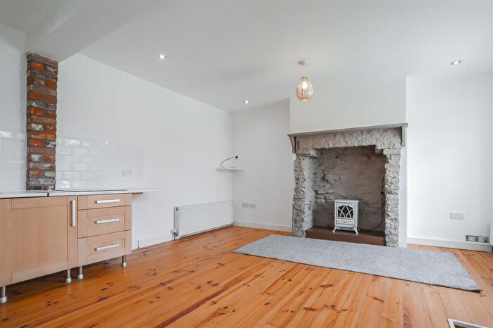 2 Bedroom House To Rent In Rockcliffe Road, Bacup, OL13