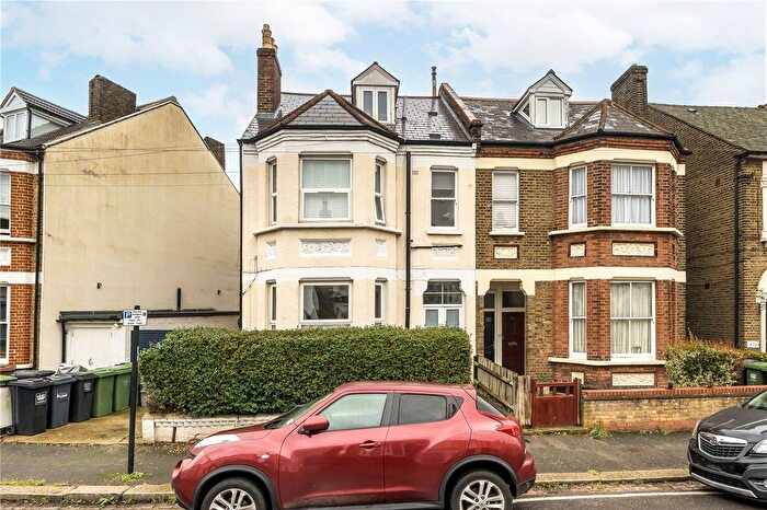 2 Bedroom Maisonette For Sale In Radford Road, London, SE13