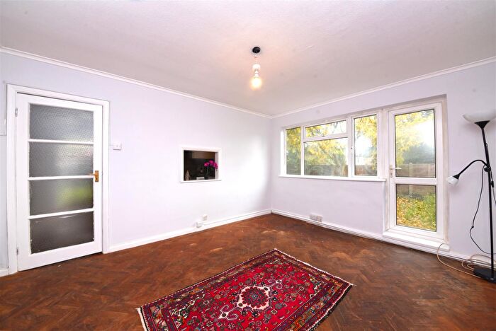 2 Bedroom Maisonette To Rent In Cromwell Close, East Finchley, N2