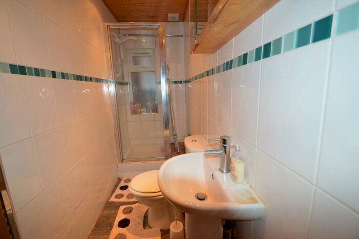 5 Bedroom Terraced House To Rent In Walmsley Road, Hyde Park, Leeds, LS6