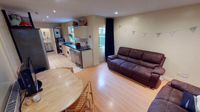 6 Bedroom House To Rent In Tiverton Road, Selly Oak, B29