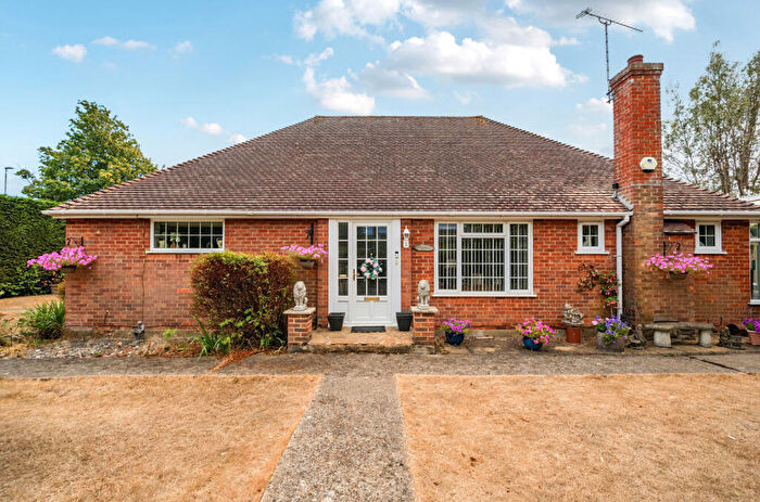 3 Bedroom Bungalow For Sale In Offington Lane, Worthing, West Sussex, BN14