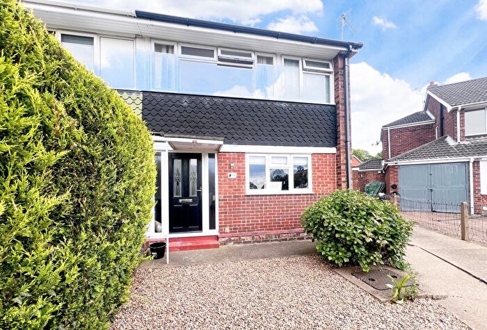 3 Bedroom Semi-Detached House To Rent In Ambrose Avenue, Hatfield, Doncaster, DN7