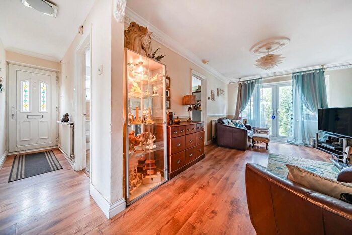 3 Bedroom Semi-Detached Bungalow For Sale In Pyrford Close, Waterlooville, PO7