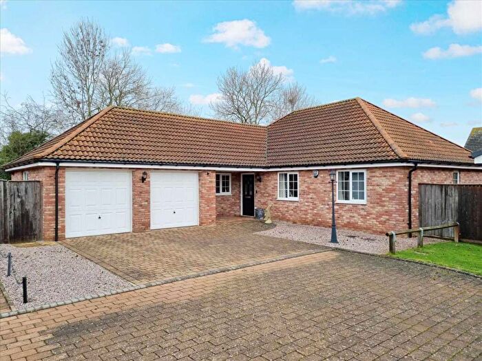 3 Bedroom Detached Bungalow For Sale In Oak Way, Heckington, NG34