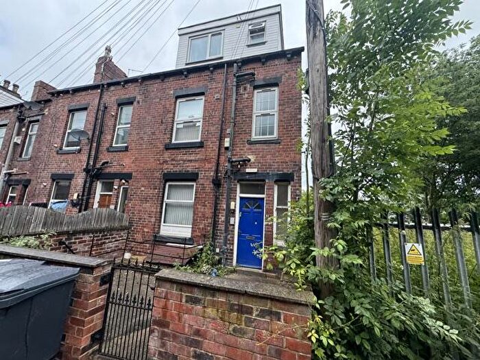 1 Bedroom Flat To Rent In Stanningley Road, Leeds, LS12
