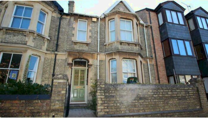 6 Bedroom Semi-Detached House To Rent In Southfield Road, Student Bedroom, OX4