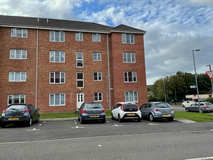 2 Bedroom Flat To Rent In Tullis Gardens, Glasgow, G40