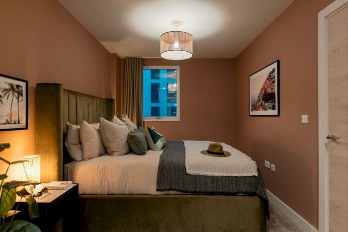 2 Bedroom Apartment To Rent In New York Square, Quarry Hill Leeds, LS2