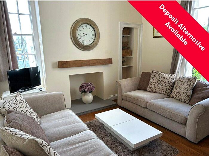2 Bedroom Flat To Rent In Clarence Square, Cheltenham, Gloucestershire, GL50