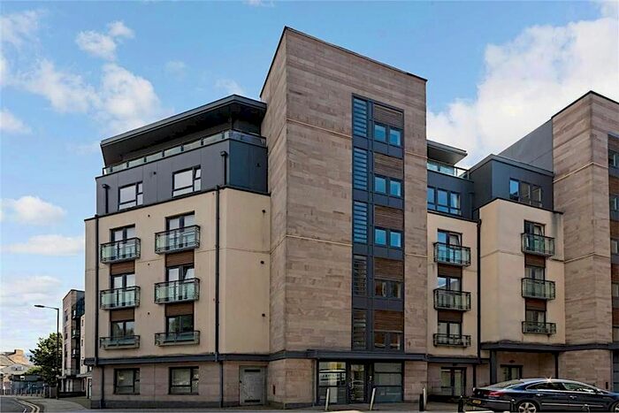 2 Bedroom Flat To Rent In West Tollcross, Edinburgh, EH3