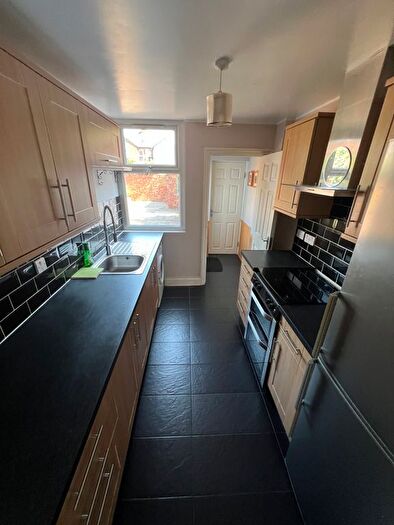 3 Bedroom End Of Terrace House To Rent In Glenny Road, Barking, IG11