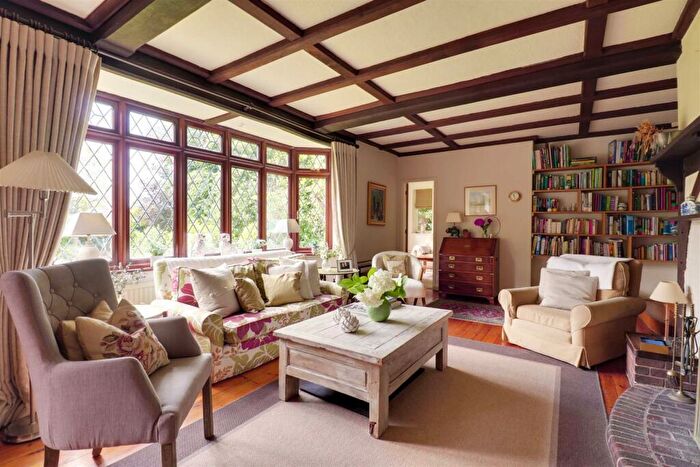 5 Bedroom Detached House For Sale In Elm Close, Hove, BN3