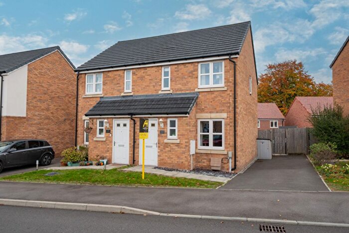 2 Bedroom Semi Detached House For Sale In Halter Way, Andover, SP11