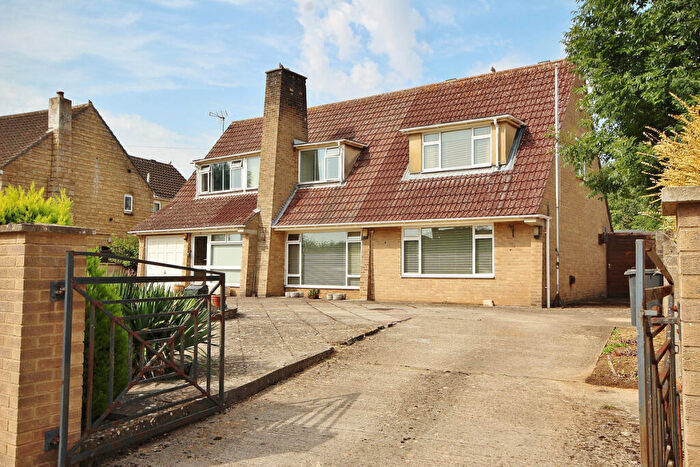 4 Bedroom Detached House For Sale In Springfield Park, Witney, OX28