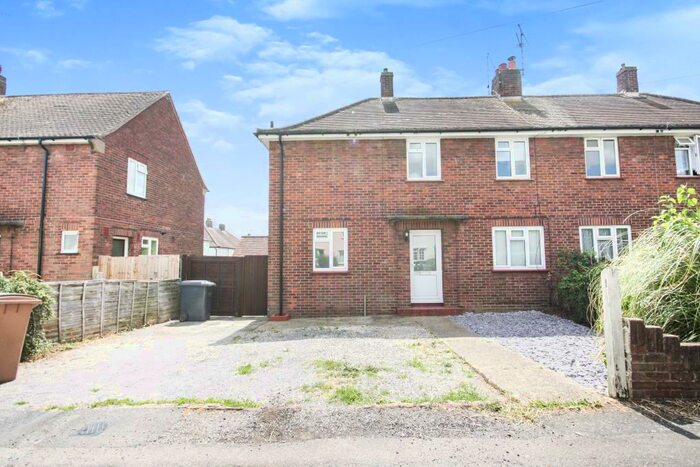 3 Bedroom Semi-Detached House To Rent In Shelley Road, Chelmsford, CM2