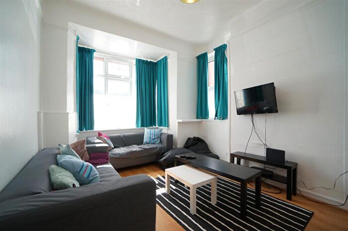 6 Bedroom House To Rent In Abbey Road, Bangor, LL57