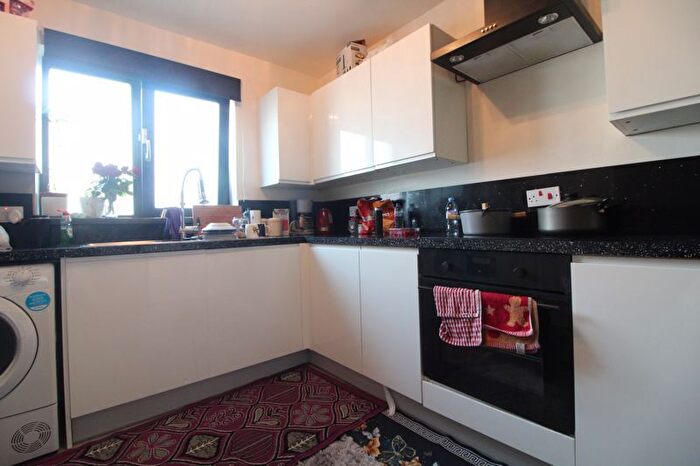 3 Bedroom End Of Terrace House For Sale In Birch Road, Rushden, NN10