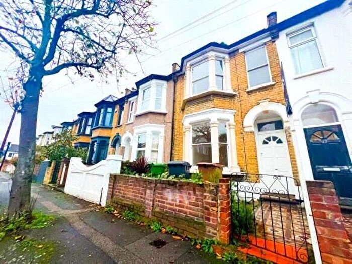 4 Bedroom Terraced House To Rent In Sunnyside Road, London, E10