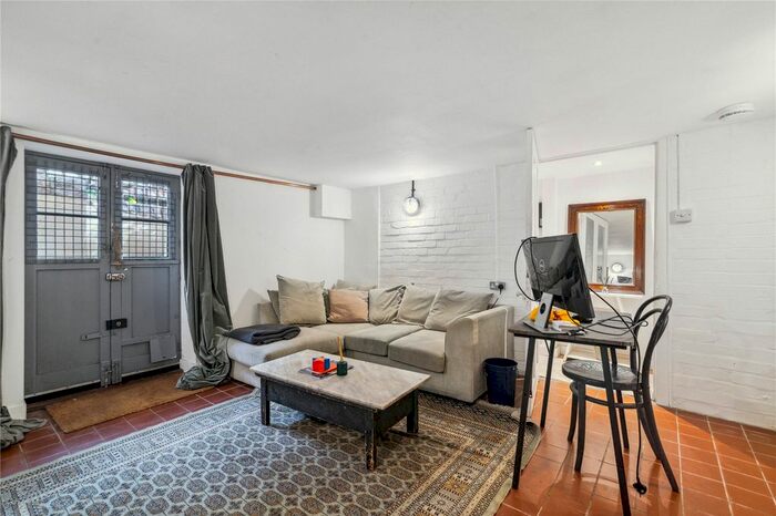 1 Bedroom Flat To Rent In Newington Green Road, Canonbury, N1