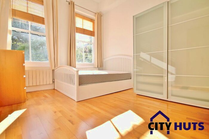 2 Bedroom Flat To Rent In Primrose Gardens, London, NW3