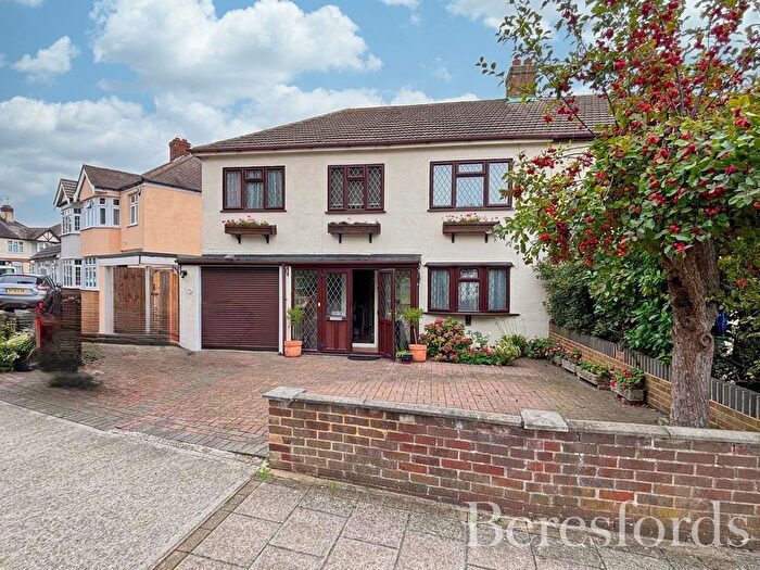 4 Bedroom Semi-Detached House For Sale In Newbury Gardens, Upminster, RM14
