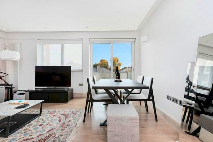 3 Bedroom Flat To Rent In Durrels House, Warwick Gardens, Kensington, W14