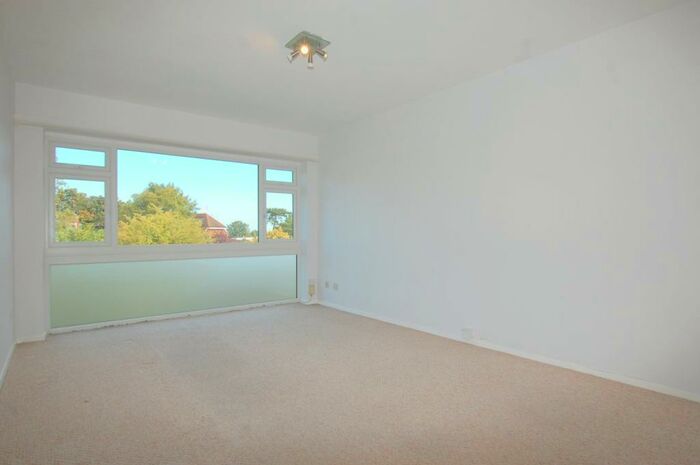 2 Bedroom Flat To Rent In Pentlands, Foxgrove Road, Beckenham, BR3