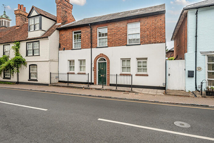 1 Bedroom Apartment For Sale In High Street, Wargrave, Reading, Berkshire, RG10