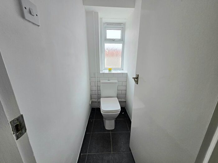 2 Bedroom Flat To Rent In Brighton Road, Worthing, BN11