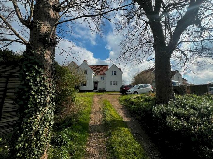 4 Bedroom Semi-Detached House For Sale In Norton Road, Loddon, NR14