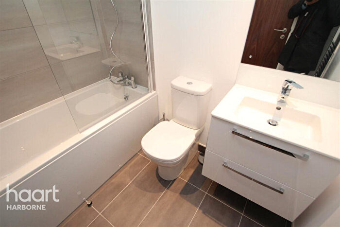 2 Bedroom Apartment To Rent In Cotton Lofts, City Centre, B12