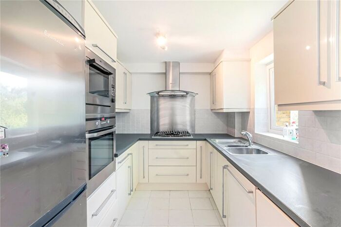 2 Bedroom Flat To Rent In Wood Vale, Forest Hill, London, SE23