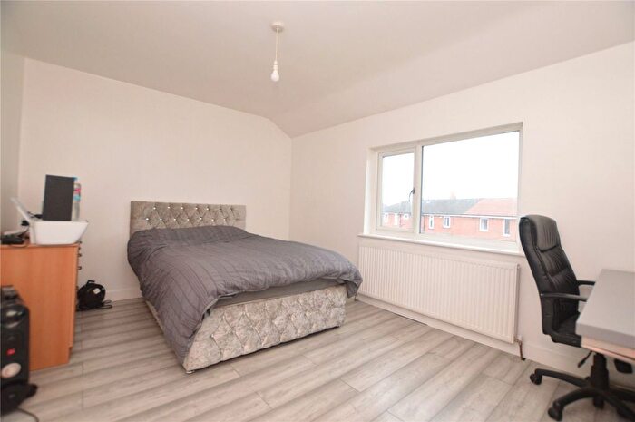 3 Bedroom Terraced House For Sale In Northfield Avenue, Rothwell, Leeds, West Yorkshire, LS26